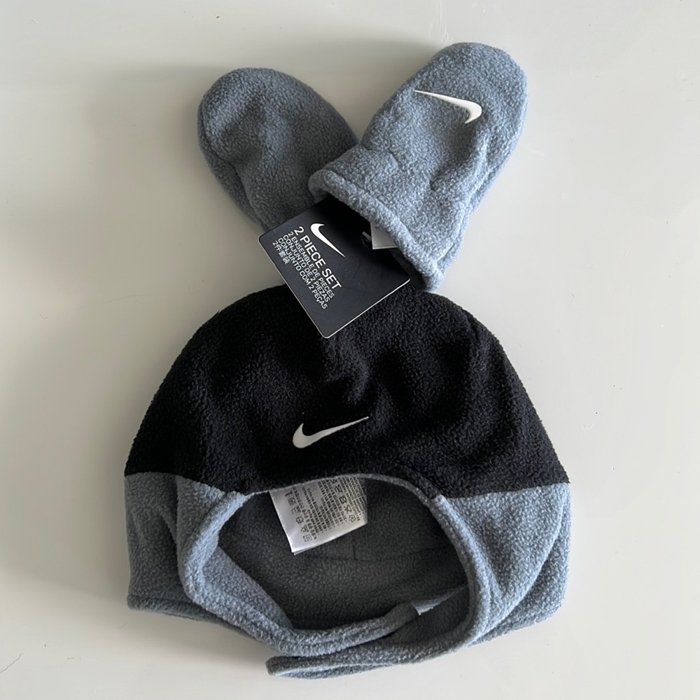 Infant Nike Black Gray beanie & mittens